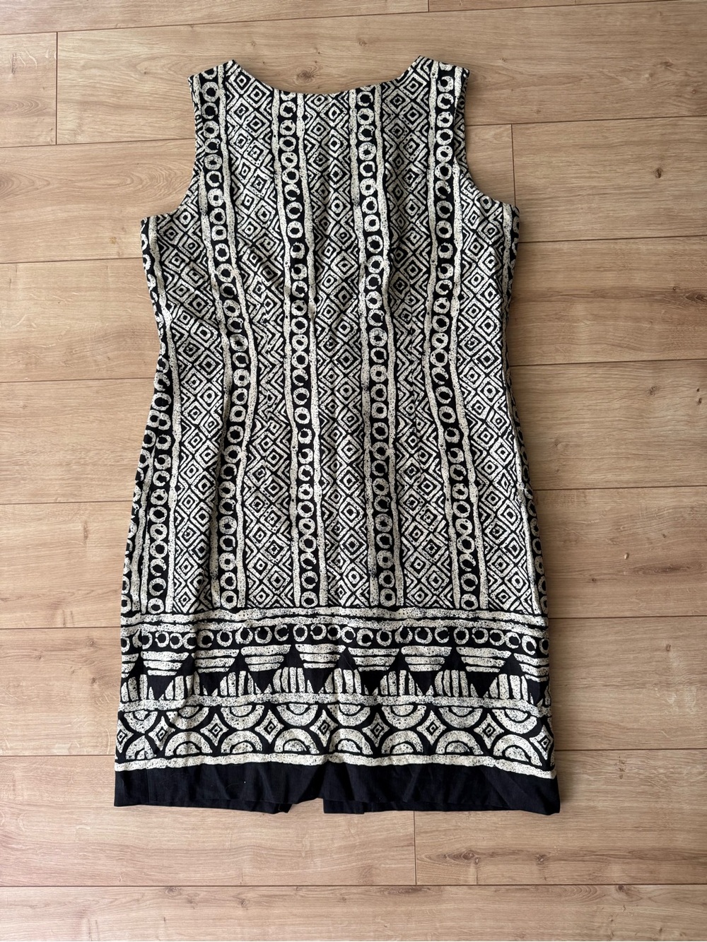 Vintage Jones New York 100% Linen Tribal Print Shift Dress Size 12 Button Back